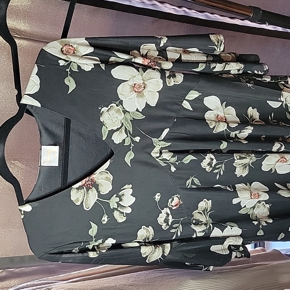 Sirenlily size LG black tunic